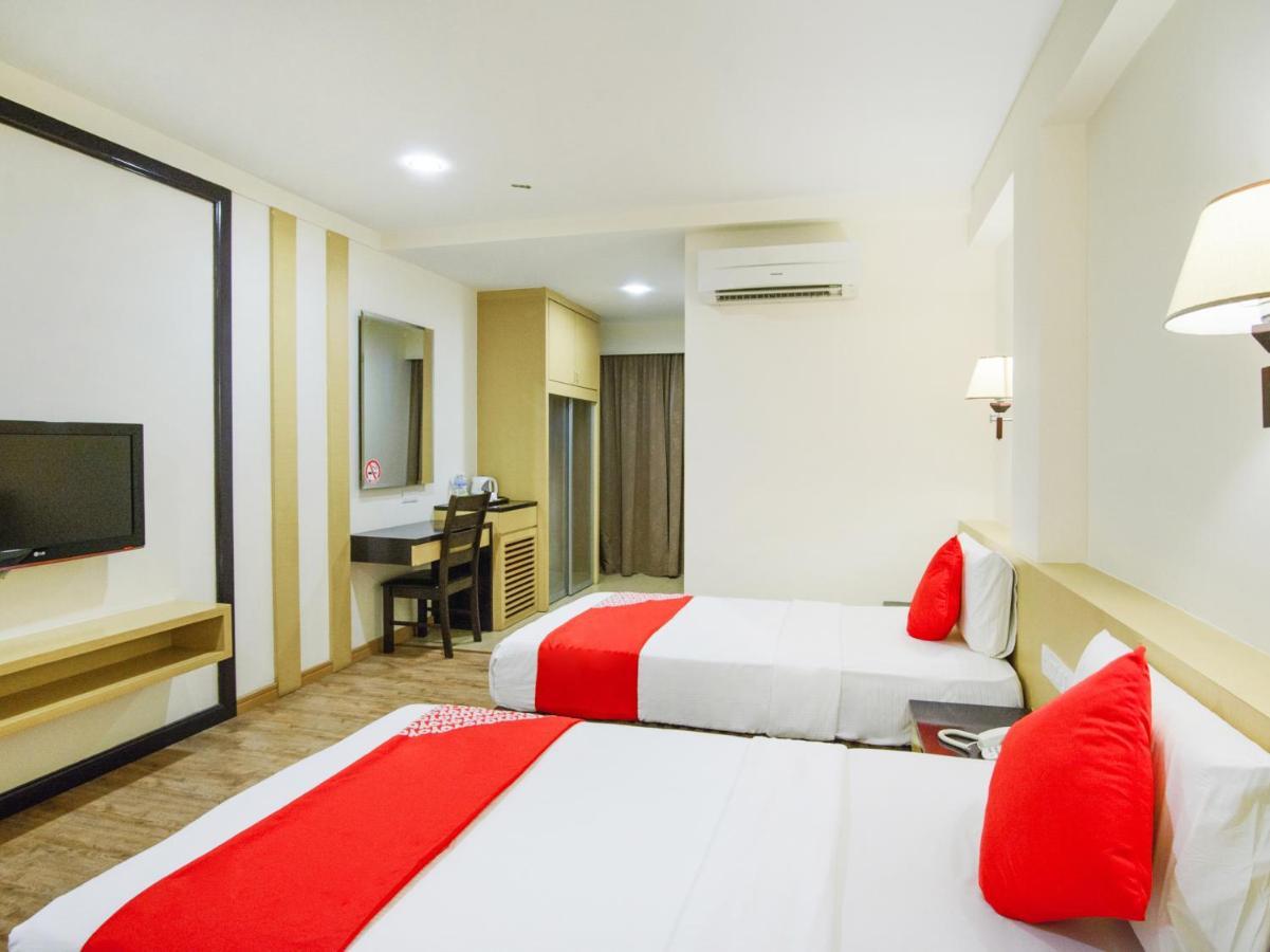 Oyo 371 Grand Eastern Hotel コタキナバル エクステリア 写真