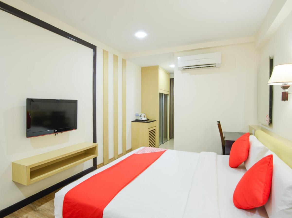 Oyo 371 Grand Eastern Hotel コタキナバル エクステリア 写真