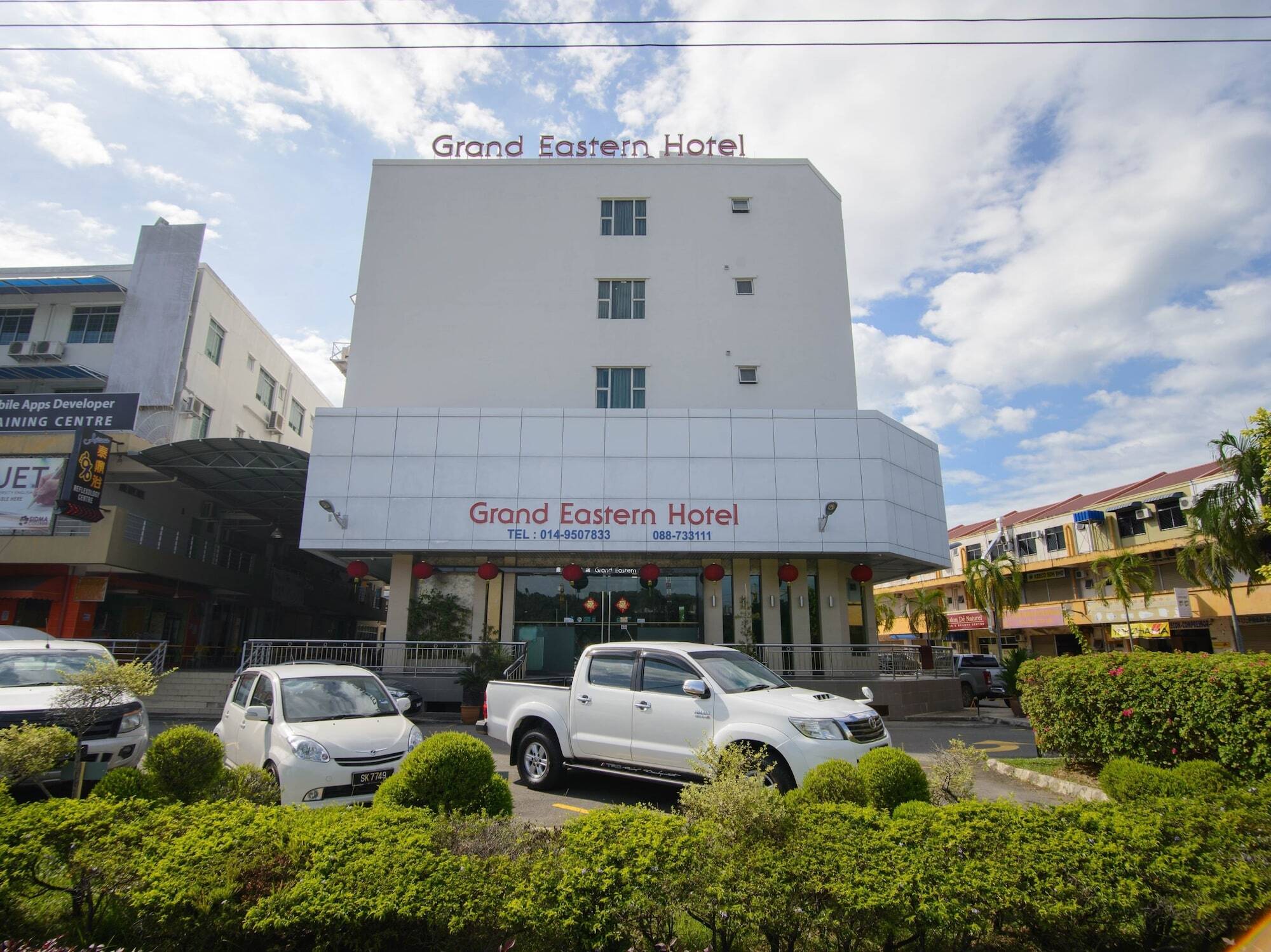 Oyo 371 Grand Eastern Hotel コタキナバル エクステリア 写真